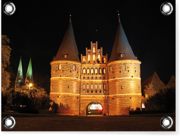 Holstentor bei Nacht - PVC-Poster